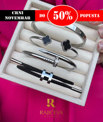 Ekser, Love, Lora i Sefora sa dve crne deteline narukvice u boji srebra