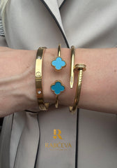 Love, Ekser i plavo-zlatna Sefora