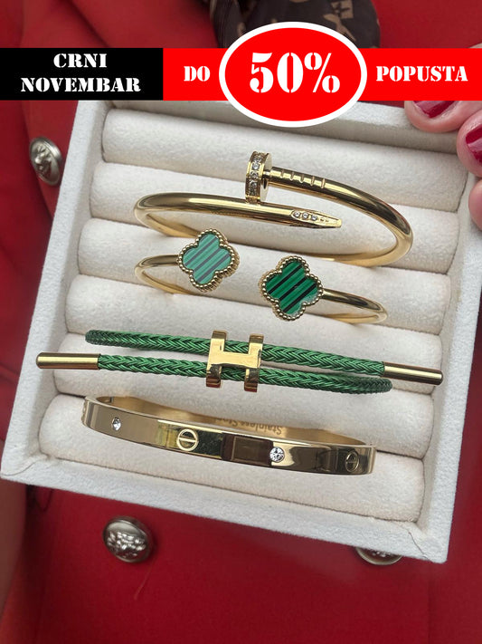 Ekser, Love, Lora i Sefora sa dve deteline zelene narukvice u boji zlata