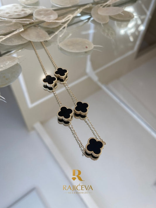 Sefora crno-zlatna ogrlica sa 5 detelina.