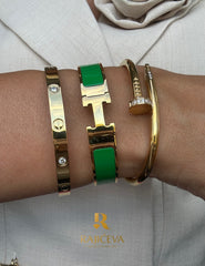 Hera narukvica u zelenooj boji, Love Ekser narukvice u boji zlata.