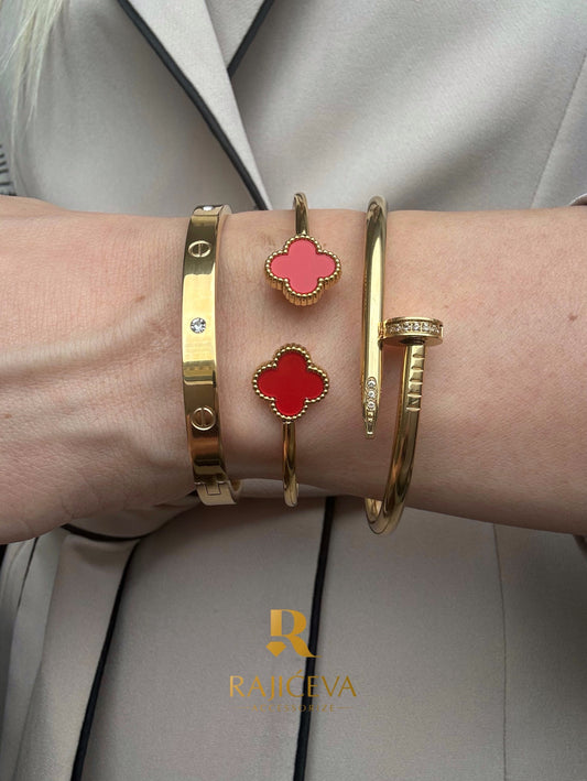 Love, Ekser i crveno-zlatna Sefora