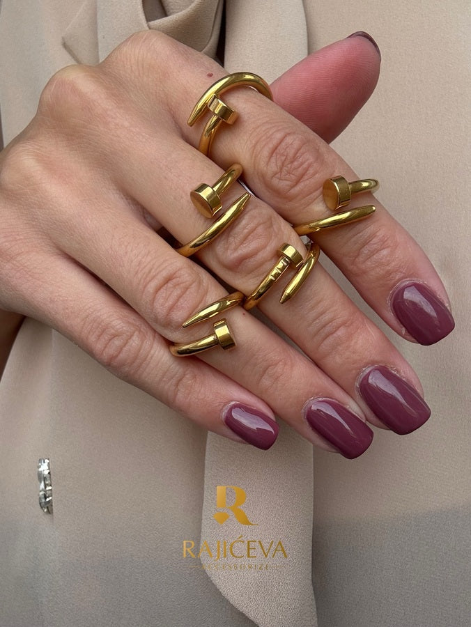 Ekser prsten u boji zlata