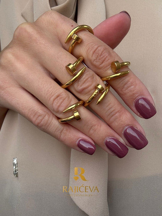 Ekser prsten u boji zlata