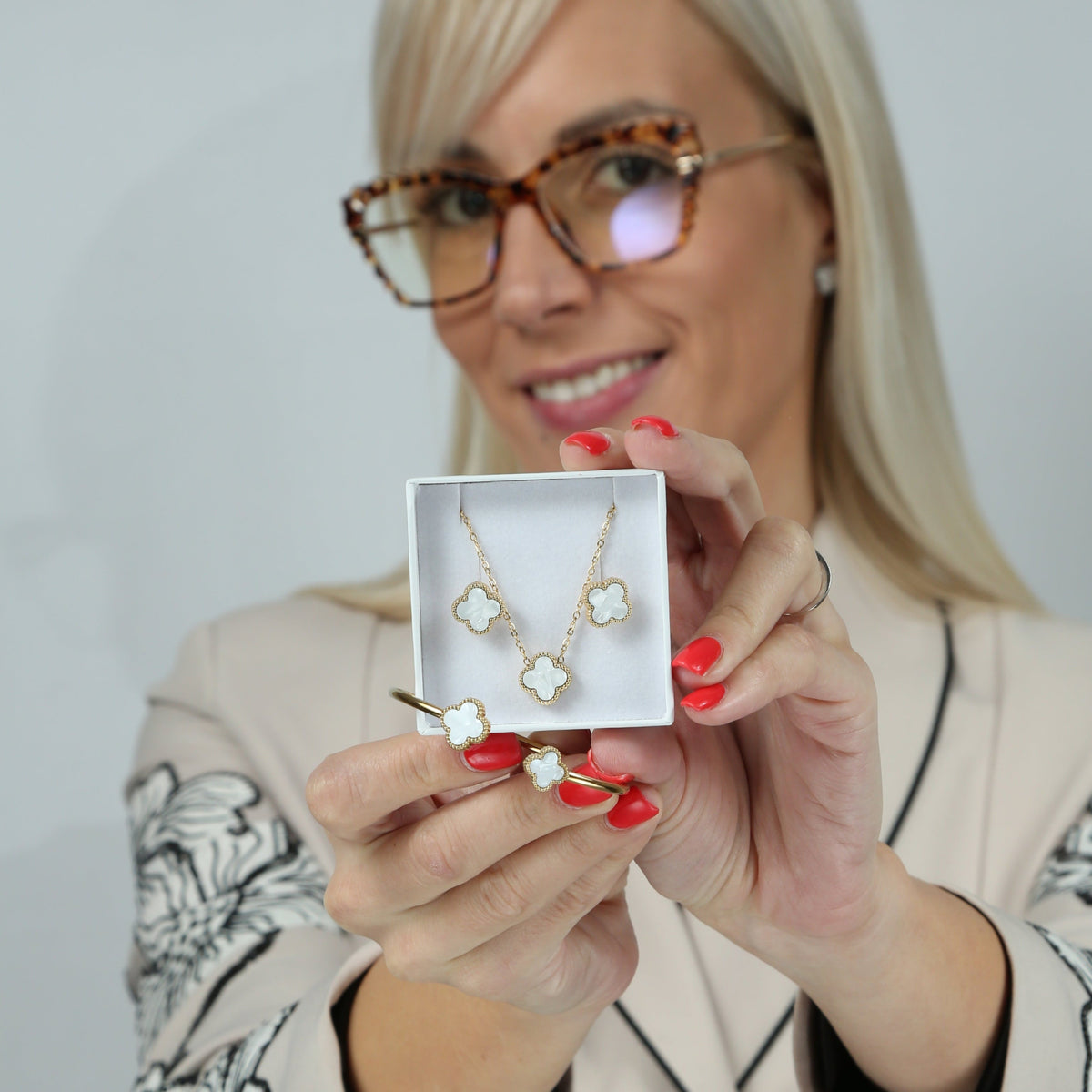 Sefora sedef-zlatni set