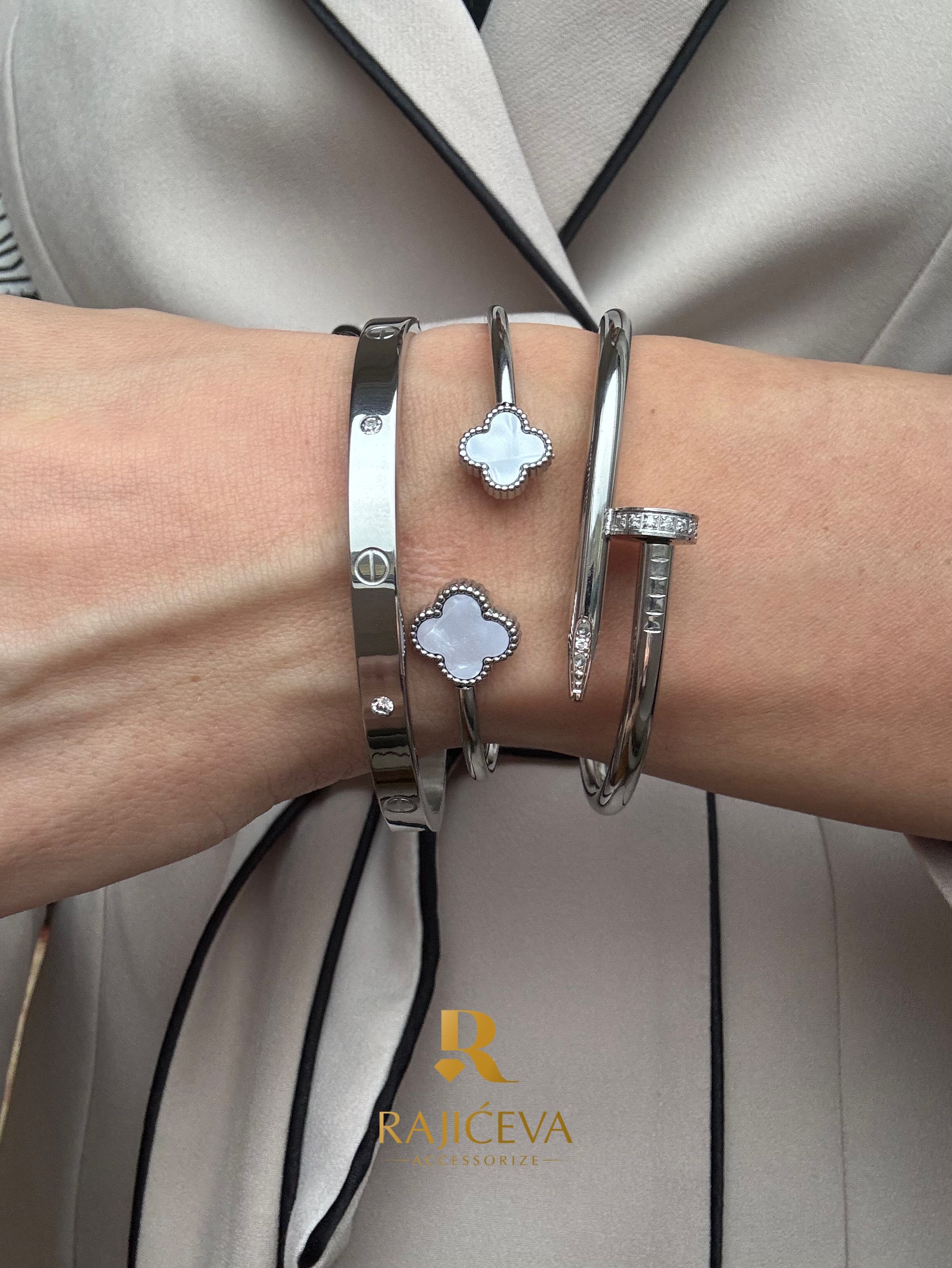 Ekser, sedefasta Sefora i Love srebrna