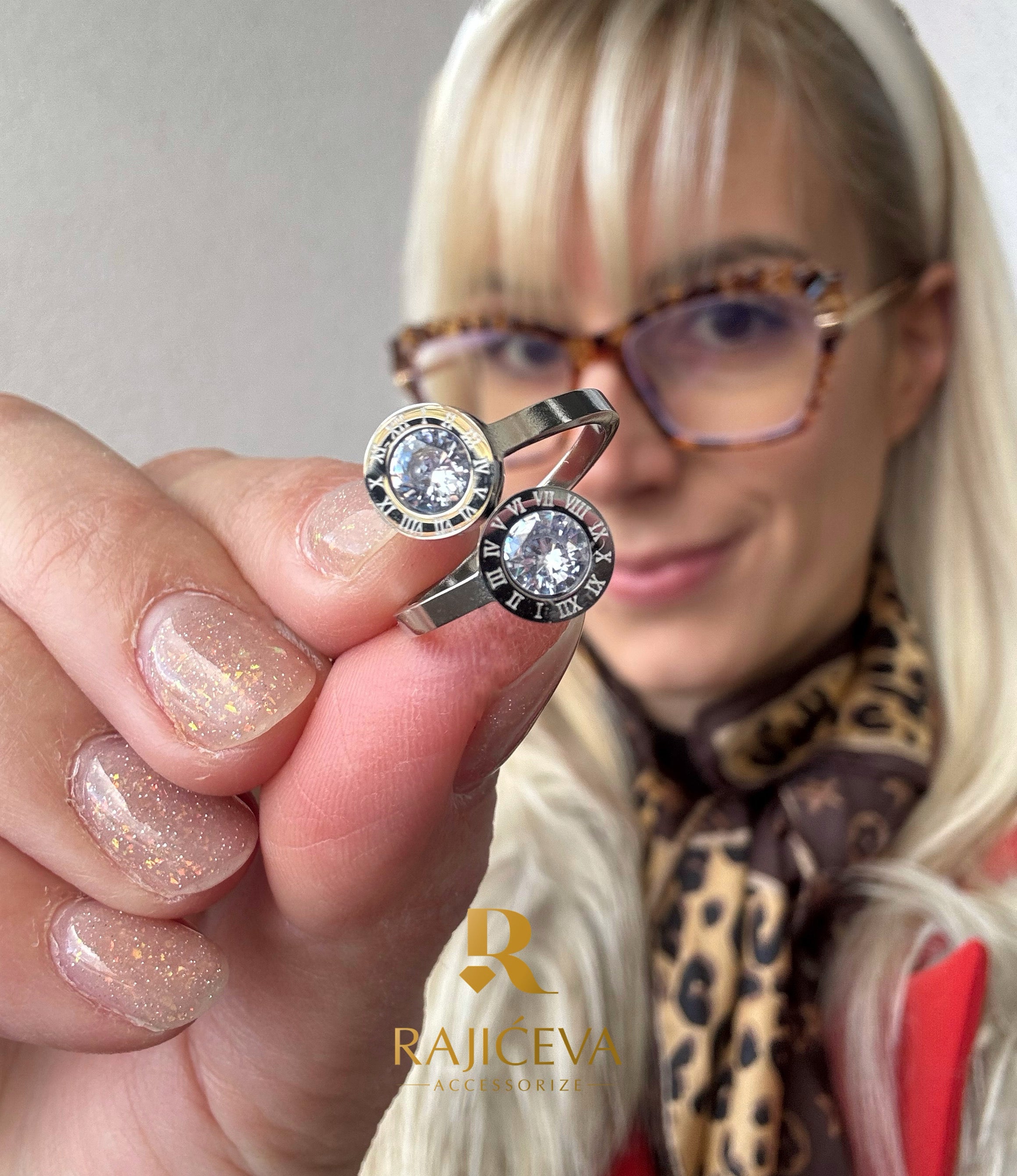 Rea prsten u boji srebra