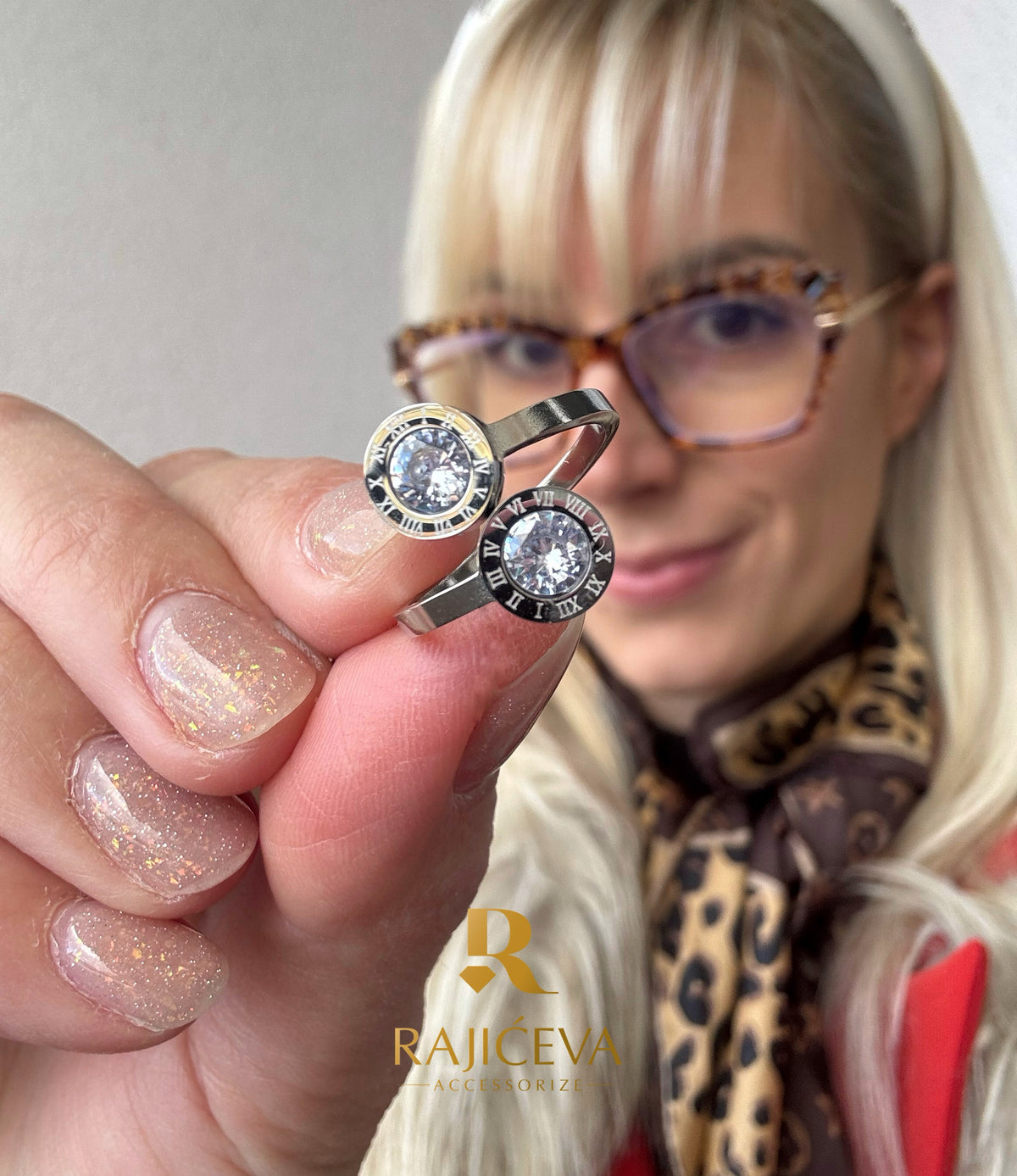 Rea prsten u boji srebra