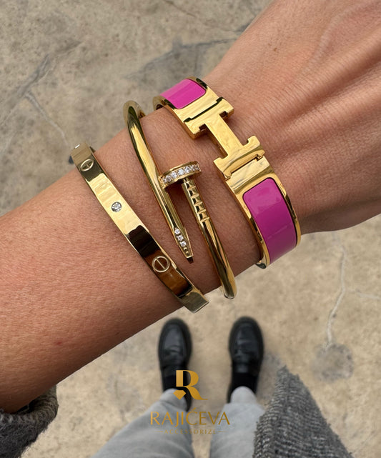 Pink Hera ,Ekser i Love narukvice u boji zlata