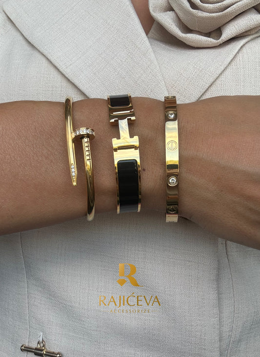 Crna Hera ,Ekser i Love narukvice u boji zlata