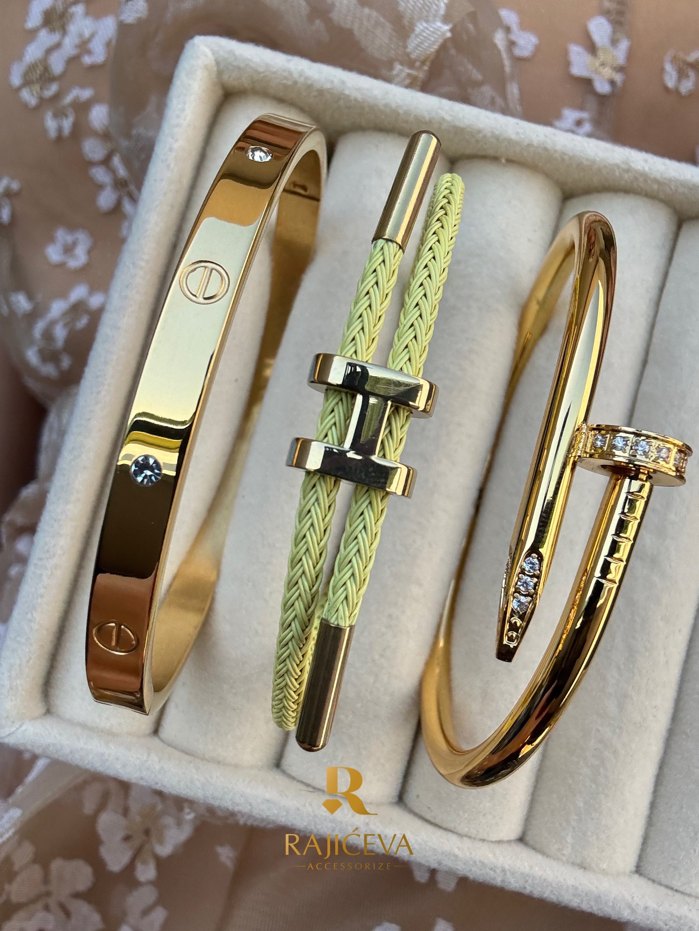 Ekser, Love, žuta Lora narukvica u boji zlata