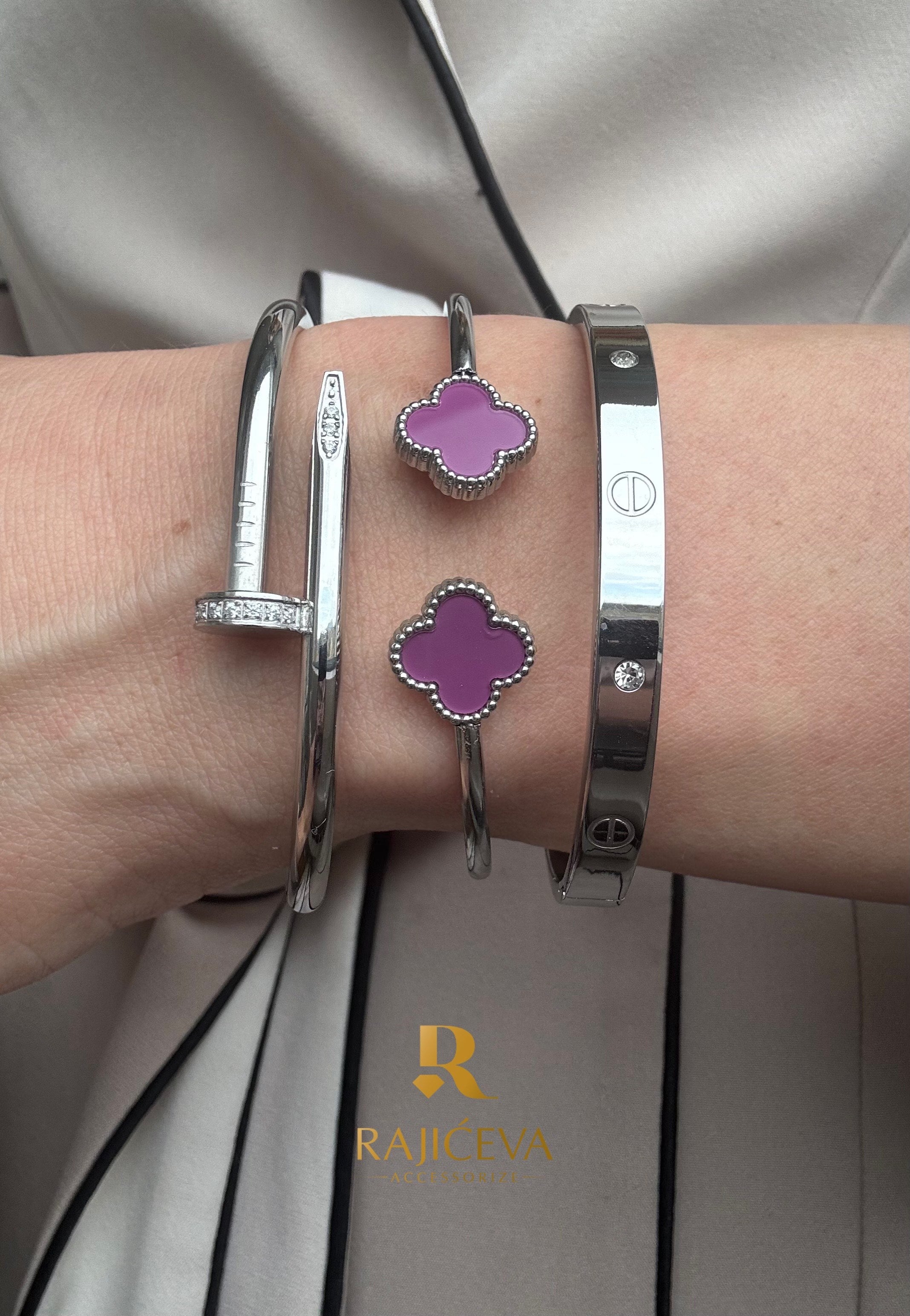 Love, Ekser i ljubičasto-srebrna Sefora