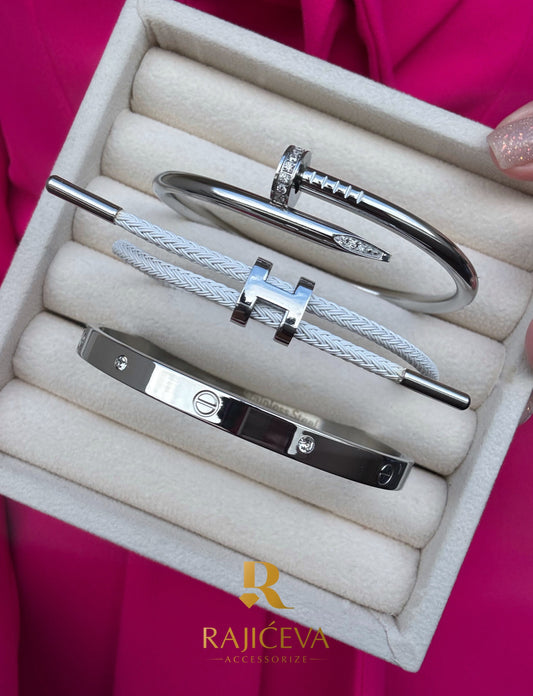 Ekser, Love, Lora bela narukvice u boji srerba