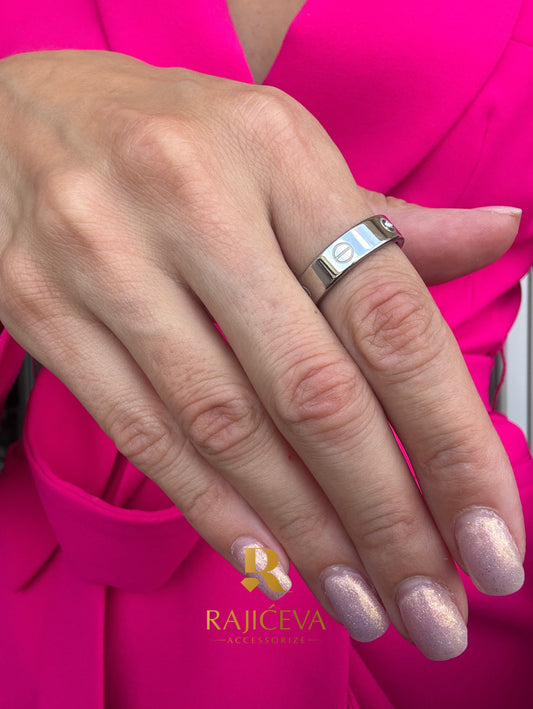 Love prsten u boji srebra