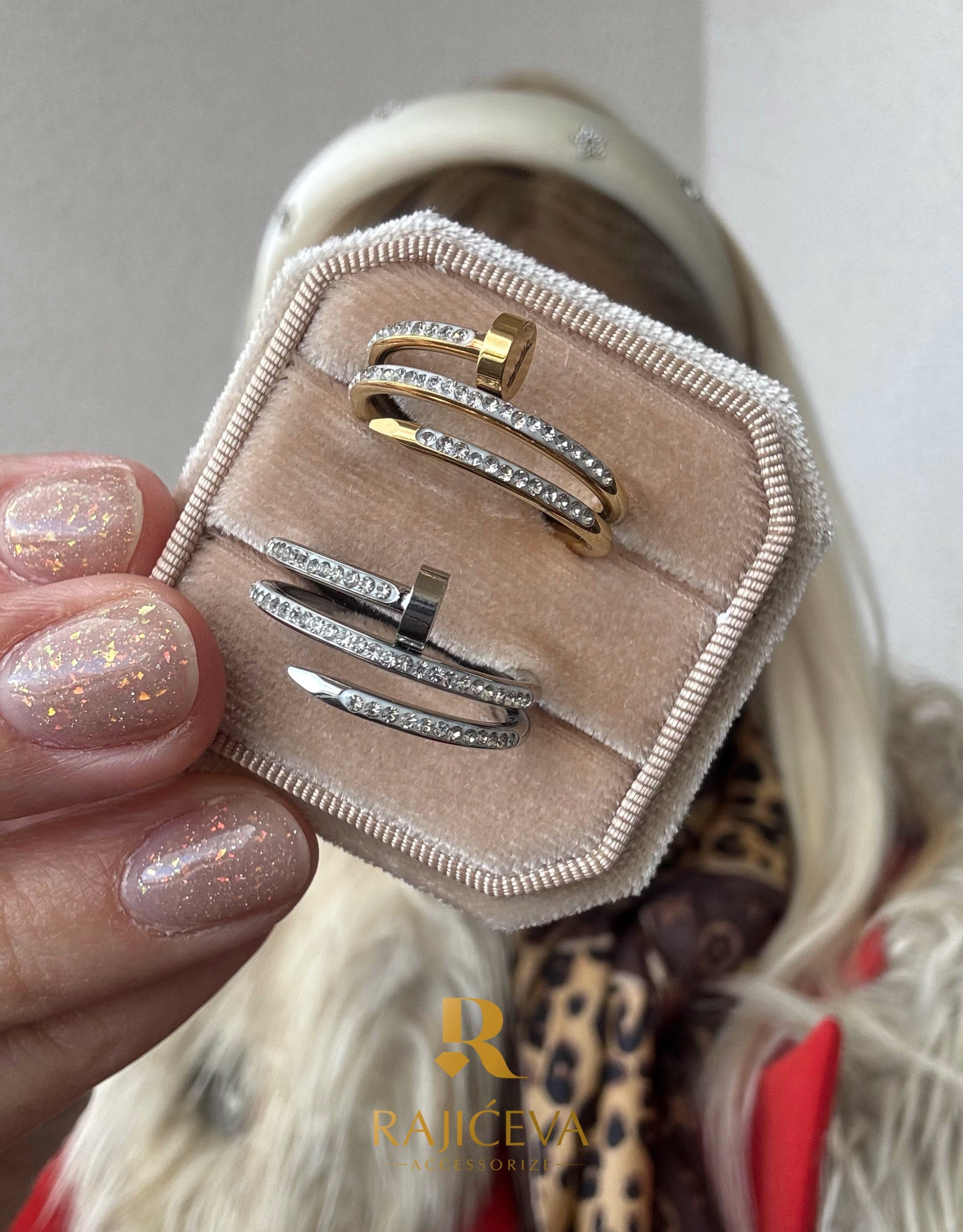 Ekser prsten novi model u boji zlata